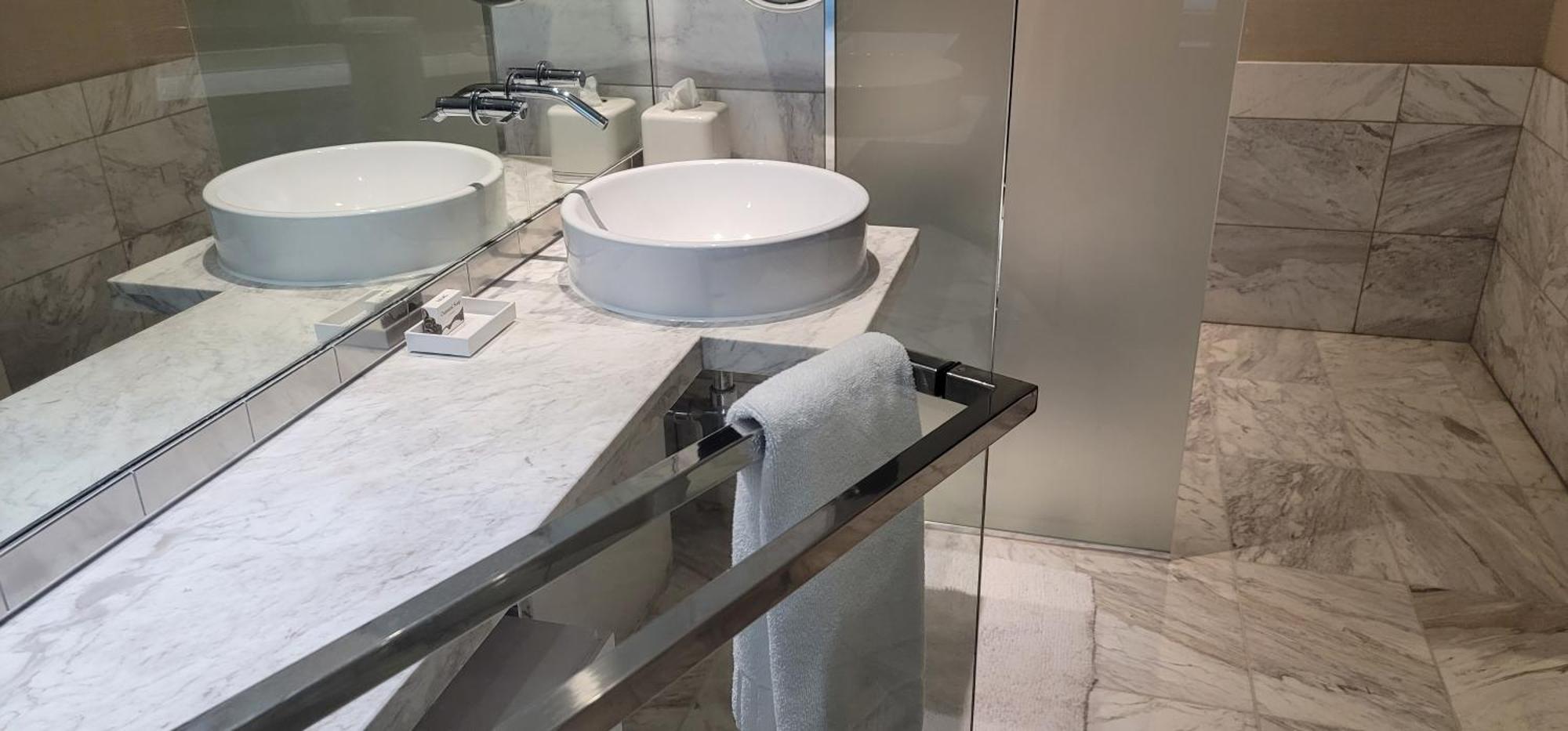 Palms Place Luxury 35th Floor Unit With Amazing Strip View *