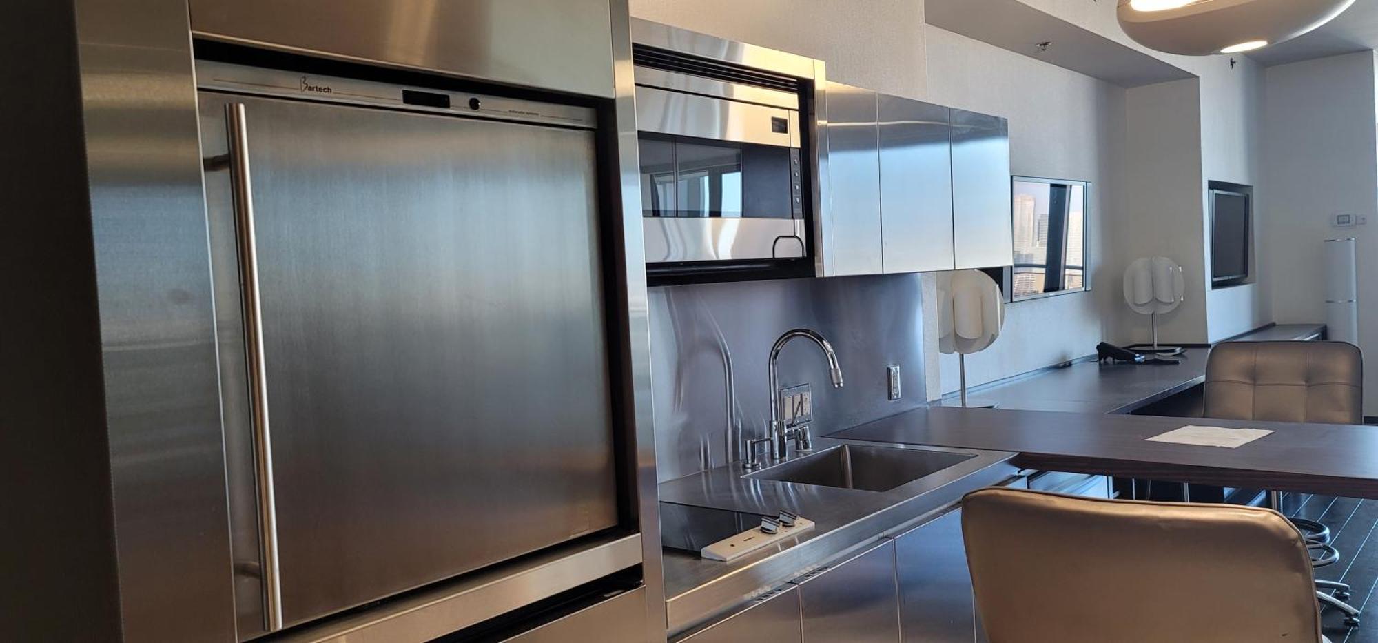Palms Place Luxury 35th Floor Unit With Amazing Strip View *