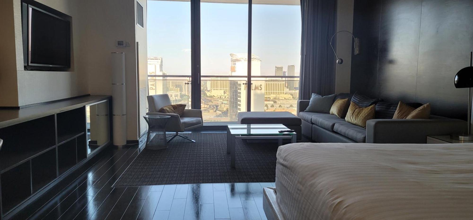 Palms Place Luxury 35th Floor Unit With Amazing Strip View *